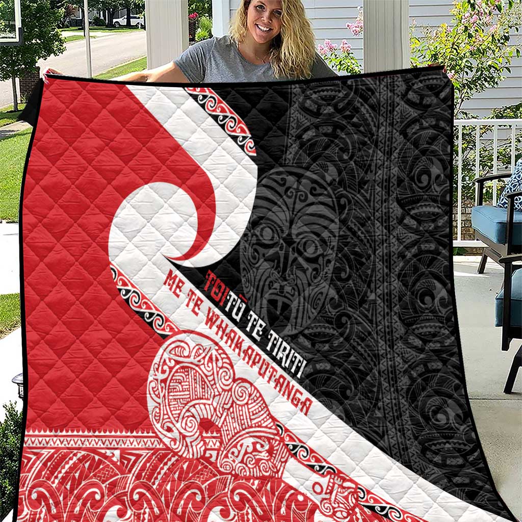 Toitu Te Tiriti Me Te Whakaputanga Quilt Maori Wahaika With Haka Face LT14 Red - Polynesian Pride