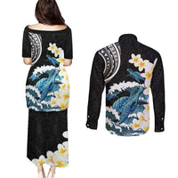 Black Polynesia Couples Matching Puletasi and Long Sleeve Button Shirt Polynesian Frangipani With Sea Turtles