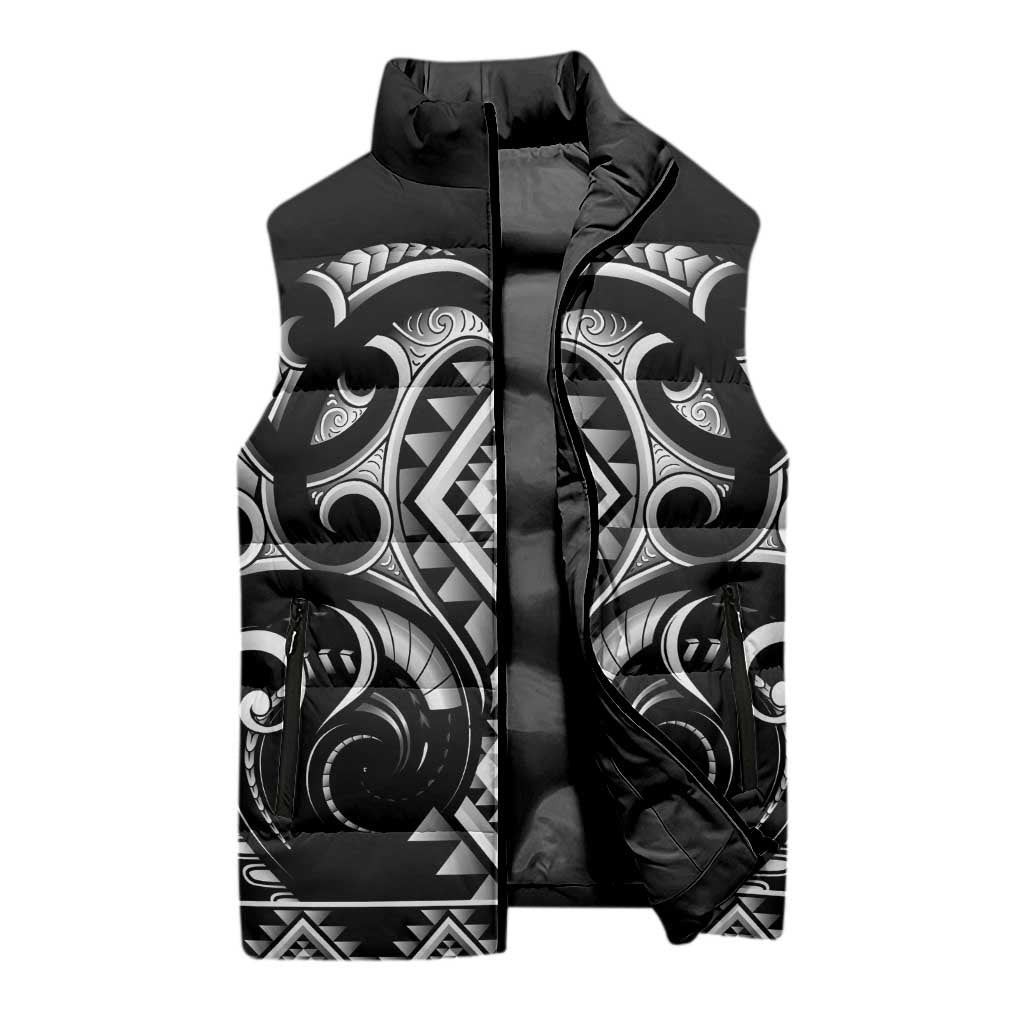 Black Ngaru Taniko With Aotearoa Maori Tattoo Sleeveless Puffer Jacket - Polynesian Pride