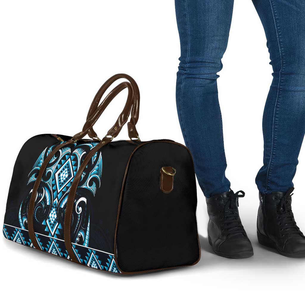 Blue Ngaru Taniko With Aotearoa Maori Tattoo Travel Bag - Polynesian Pride