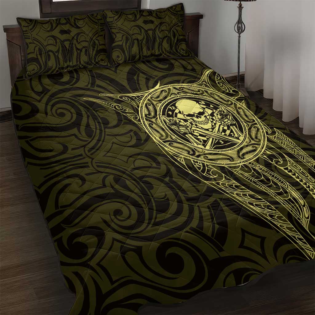 New Zealand Skull Darts Quilt Bed Set Aotearoa Maori Chest Tattoo Stylized Gold - Polynesian Pride