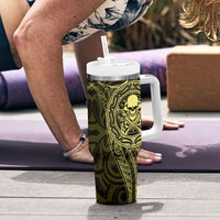 New Zealand Skull Darts Tumbler With Handle Aotearoa Maori Chest Tattoo Stylized Gold - Polynesian Pride