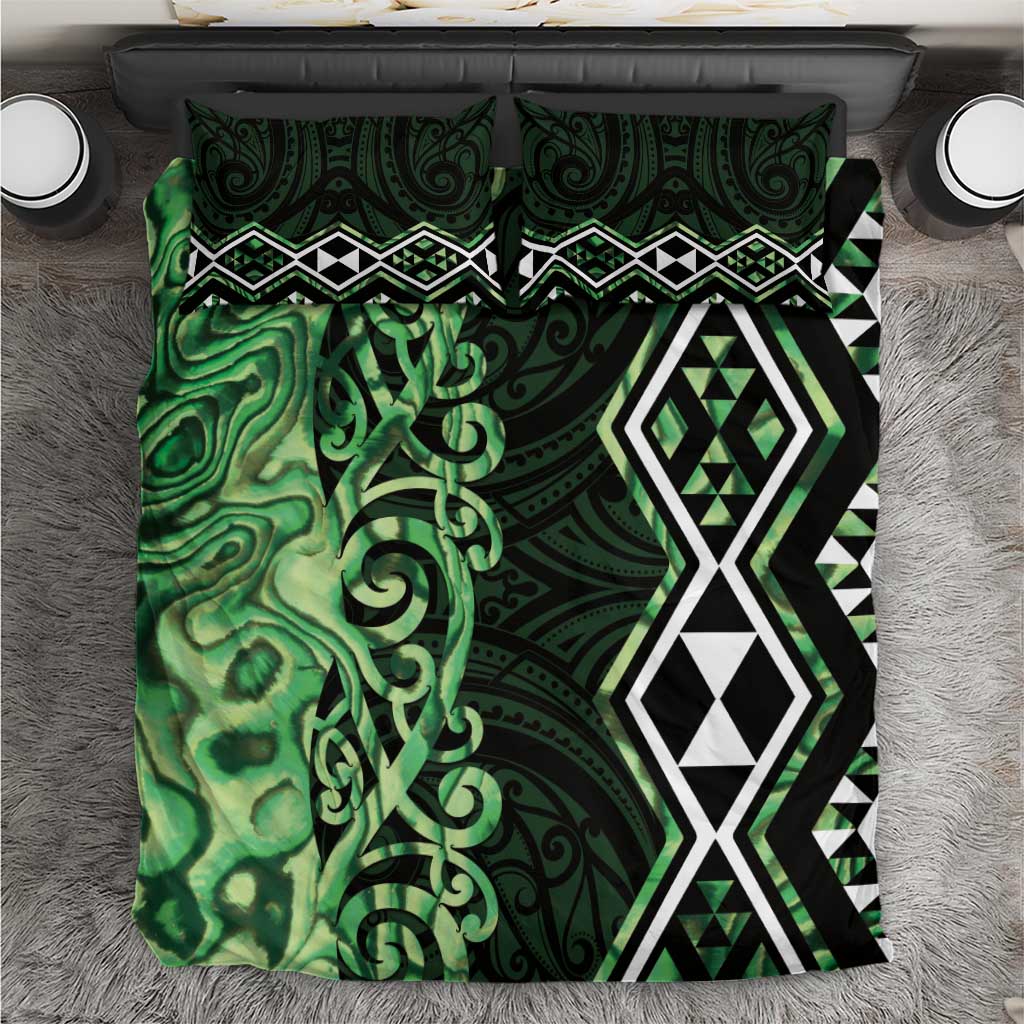 Green Aotearoa Bedding Set Taniko Motifs With Paua Shell Kowhaiwhai