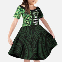Green Aotearoa Family Matching Short Sleeve Bodycon Dress and Hawaiian Shirt Taniko Motifs With Paua Shell Kowhaiwhai LT14 Daughter's Dress Green - Polynesian Pride