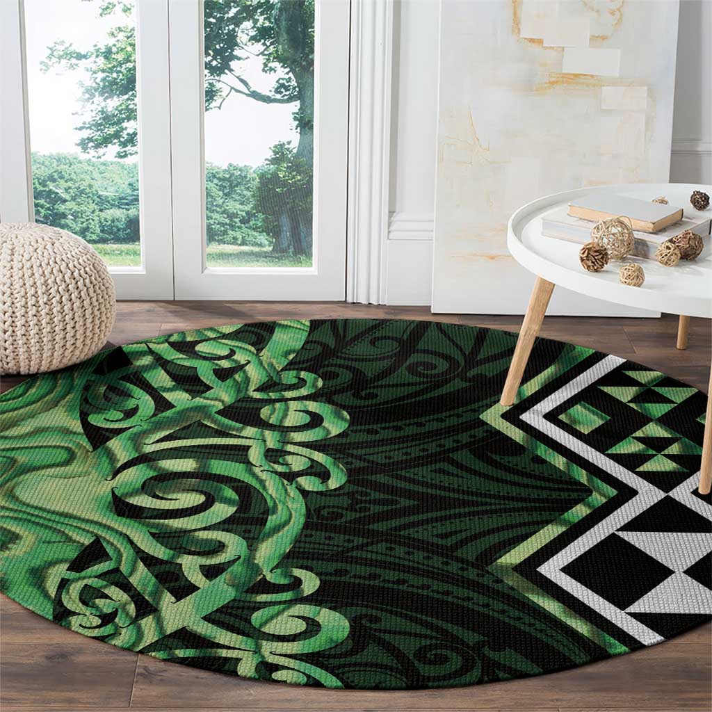 Green Aotearoa Round Carpet Taniko Motifs With Paua Shell Kowhaiwhai
