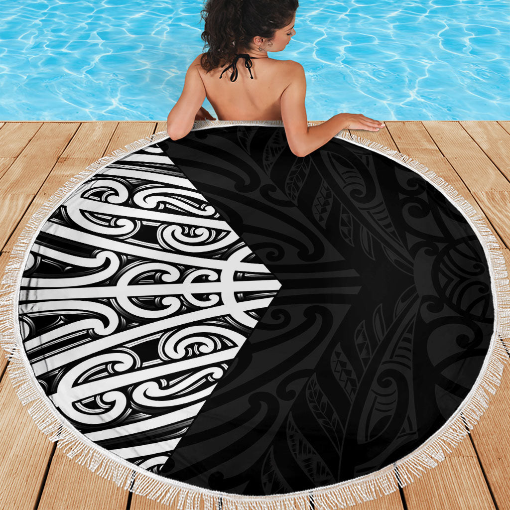 Black New Zealand Puhoro Maori Tattoo Beach Blanket