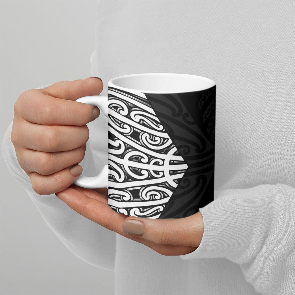 Black New Zealand Puhoro Maori Tattoo Ceramic Mug
