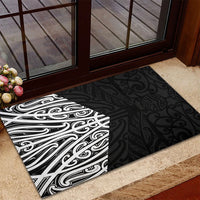Black New Zealand Puhoro Maori Tattoo Rubber Doormat