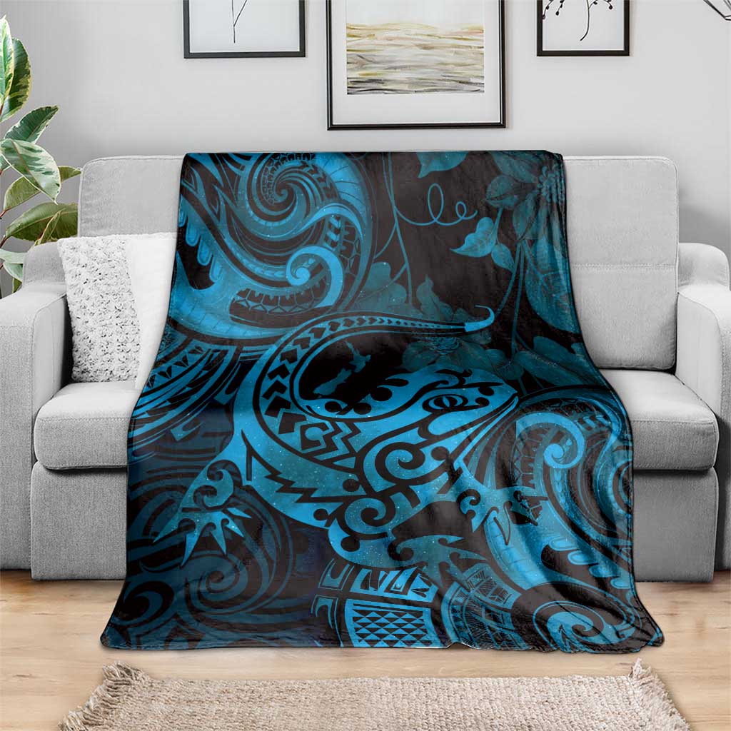 New Zealand Tuatara Blanket Aotearoa Maori Clematis Flowers - Blue