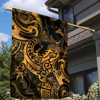 New Zealand Tuatara Garden Flag Aotearoa Maori Clematis Flowers - Gold
