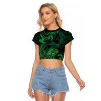 New Zealand Tuatara Raglan Cropped T Shirt Aotearoa Maori Clematis Flowers - Green LT14 Female Green - Polynesian Pride