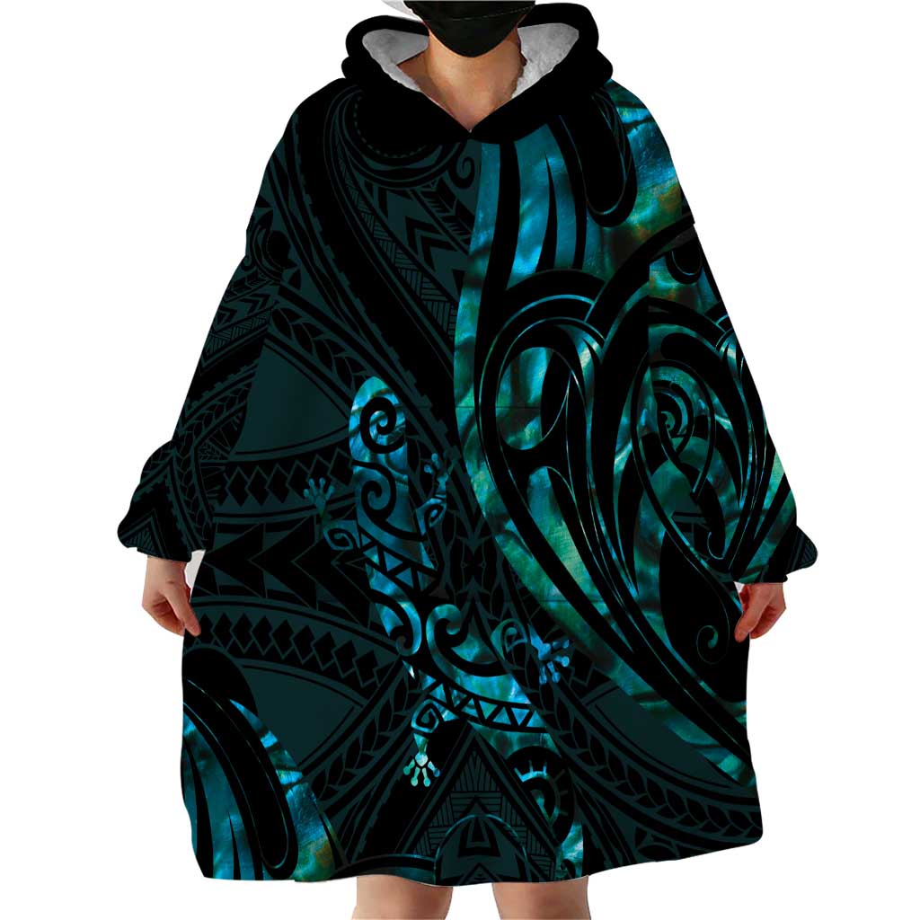 New Zealand Skink Wearable Blanket Hoodie Aotearoa Maori Mix Paua Shell LT14 - Polynesian Pride