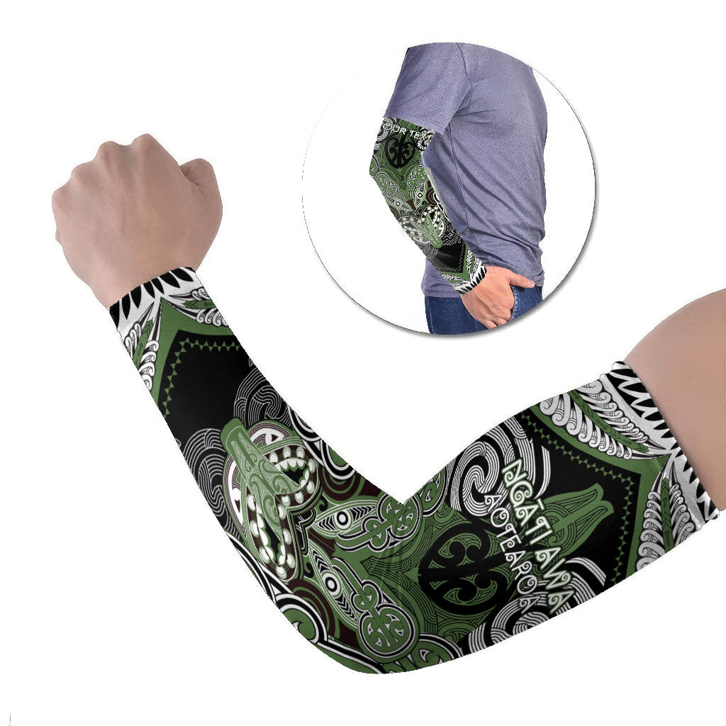 Aotearoa Iwi Ngati Awa Personalised Arm Sleeves Maori Kowhaiwhai Pattern LT19 Set of 2 Green - Polynesian Pride