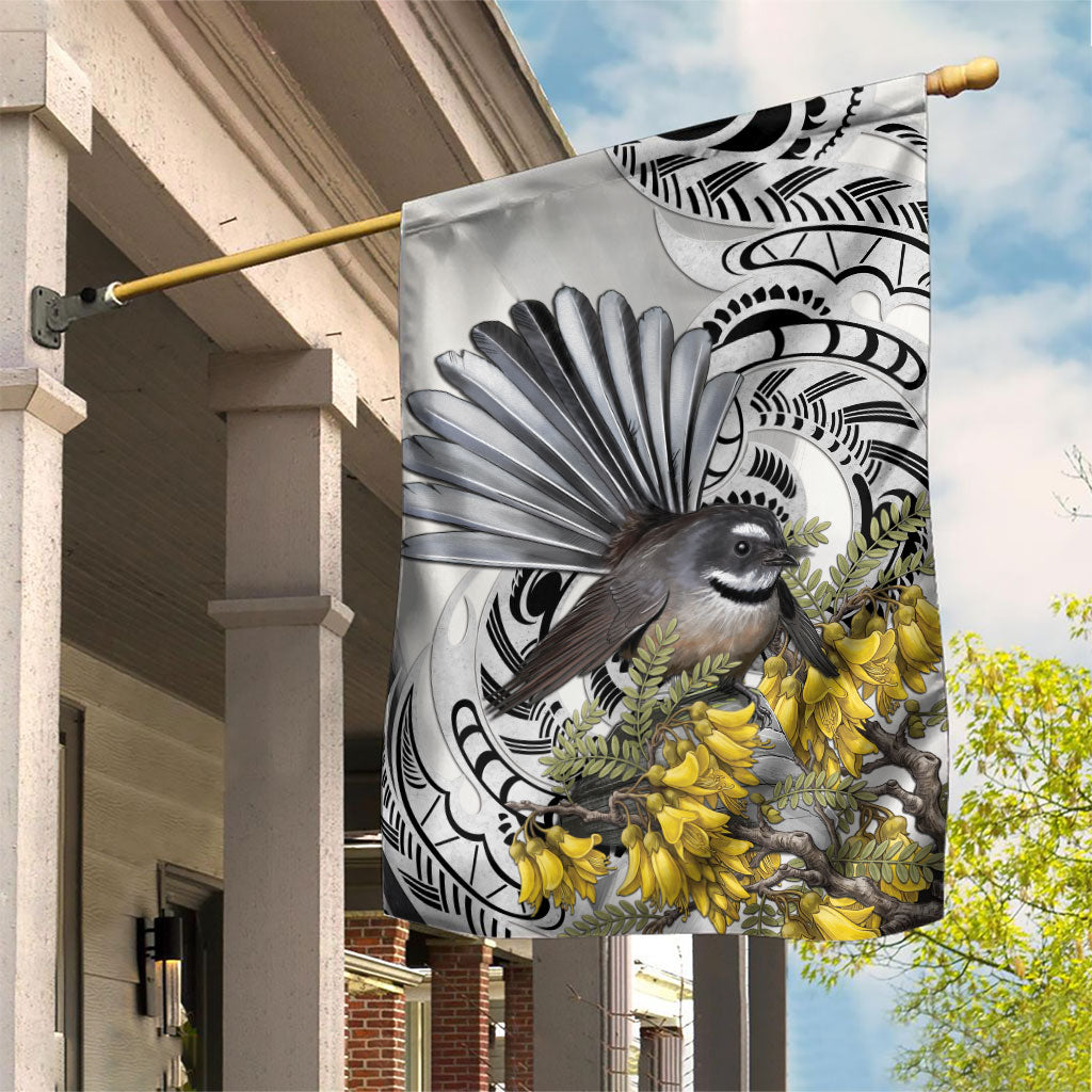 New Zealand Fantail Bird Garden Flag Maori Piwakawaka Kowhai Maori Pattern
