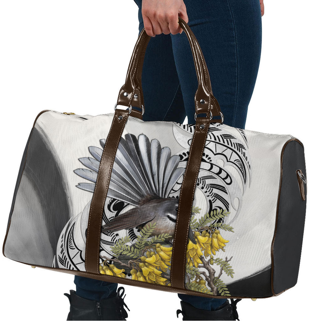 New Zealand Fantail Bird Travel Bag Maori Piwakawaka Kowhai Maori Pattern