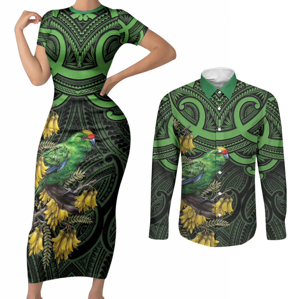 New Zealand Parakeet Bird Couples Matching Short Sleeve Bodycon Dress and Long Sleeve Button Shirt Maori Kakariki Kowhai Maori Pattern LT22 Green - Polynesian Pride