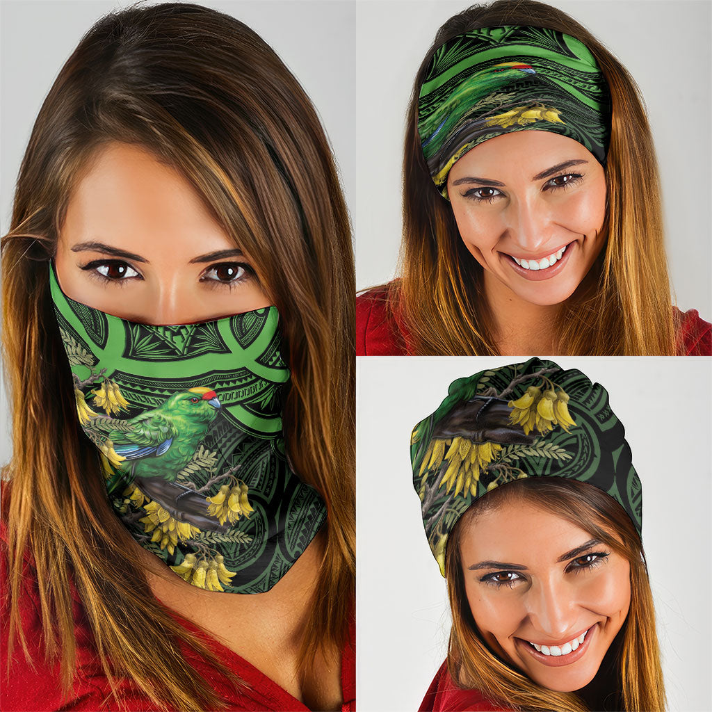 New Zealand Parakeet Bird Neck Gaiter Maori Kakariki Kowhai Maori Pattern