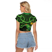 New Zealand Parakeet Bird Raglan Cropped T Shirt Maori Kakariki Kowhai Maori Pattern
