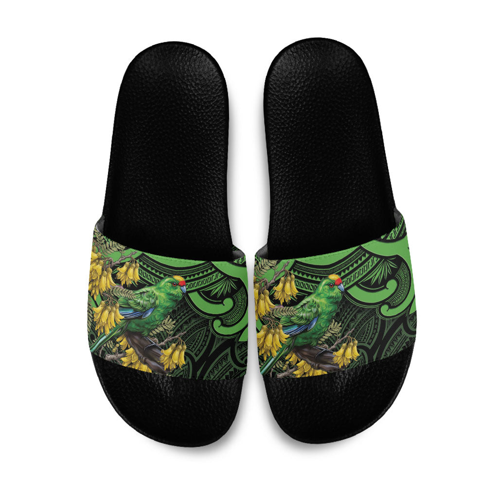 New Zealand Parakeet Bird Slide Sandals Maori Kakariki Kowhai Maori Pattern LT22 Green - Polynesian Pride