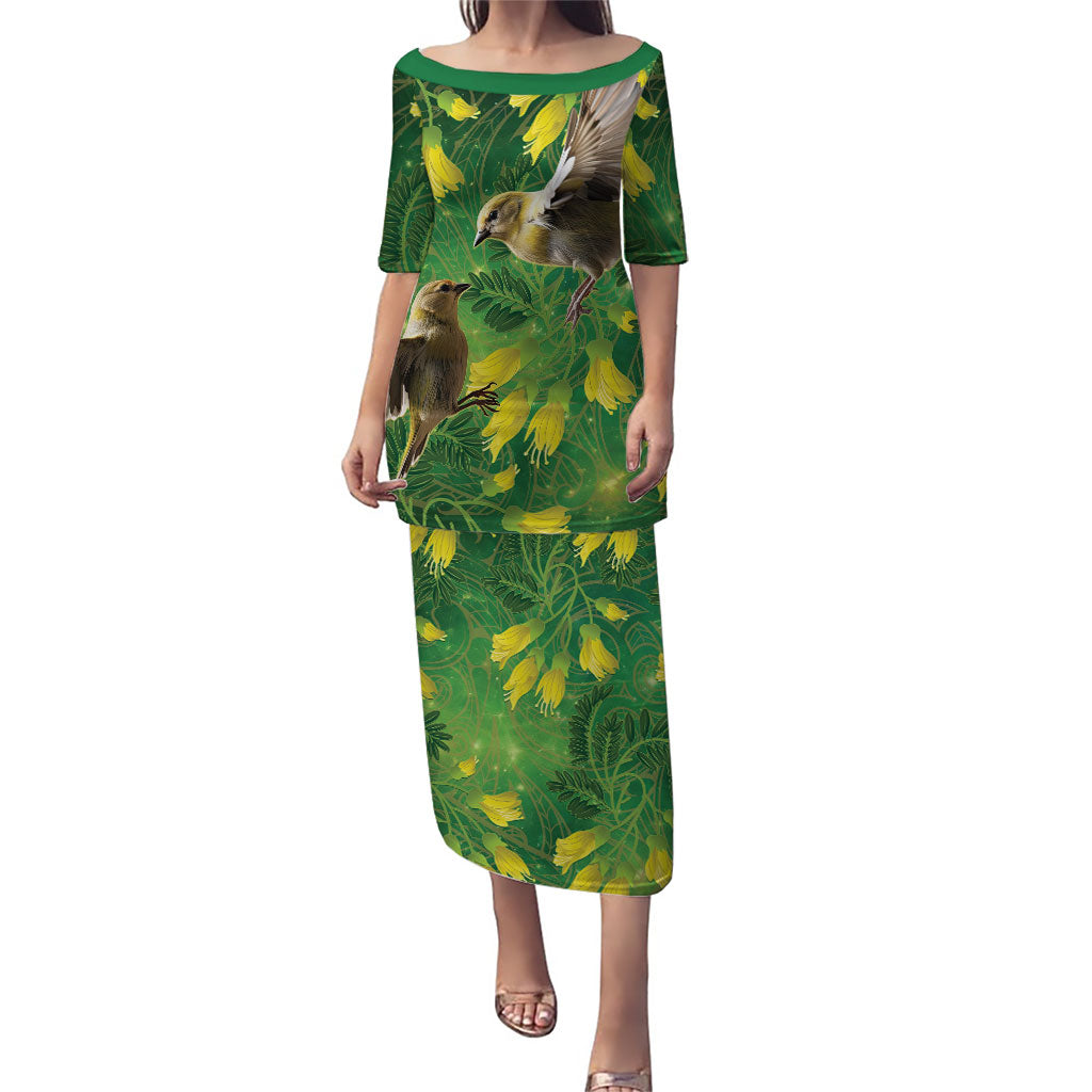 Bellbird New Zealand Personalised Family Matching Puletasi and Hawaiian Shirt Kowhai Flower Maori Pattern LT22 Mom's Dress Green - Polynesian Pride