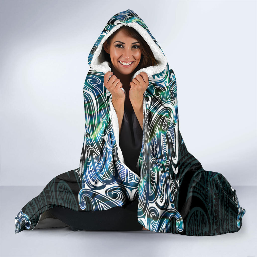 New Zealand Kotiate Weapon Hooded Blanket Aotearoa Mango Paua Shell Maori Pattern LT22 - Polynesian Pride