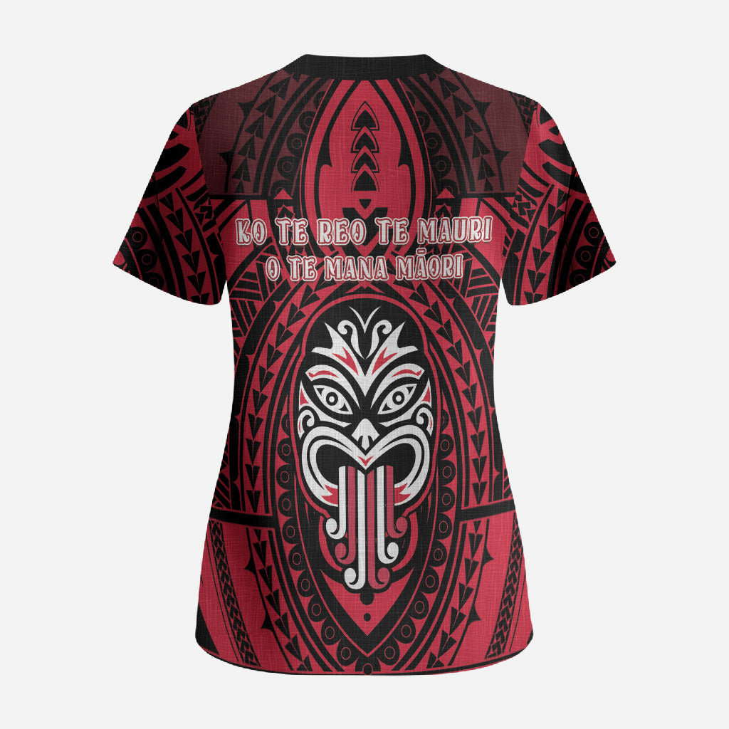 New Zealand Maori Language Week Scrub Top Te Wiki O Te Reo Maori Hei Tiki LT22 - Polynesian Pride