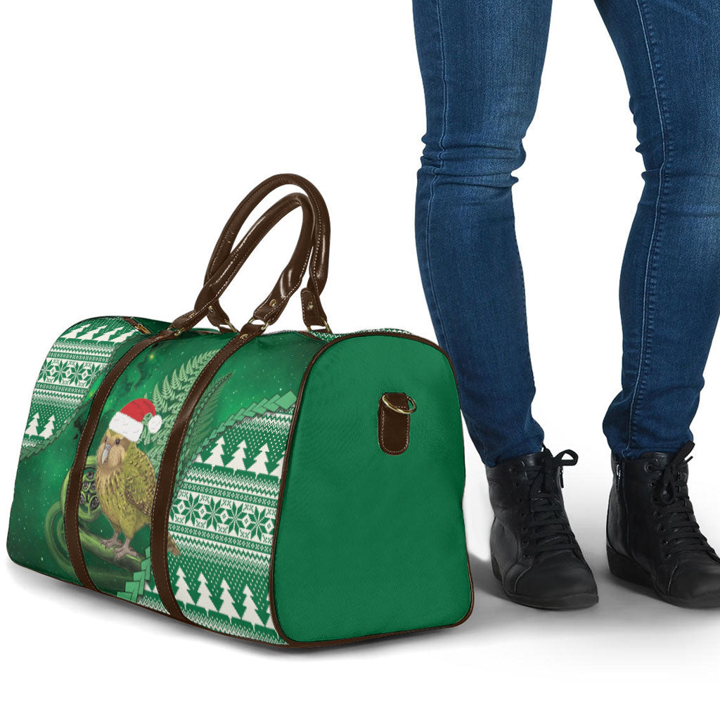 New Zealand Kakapo Christmas In July Travel Bag Silver Fern Santa Xmas Green Color LT22 - Polynesian Pride