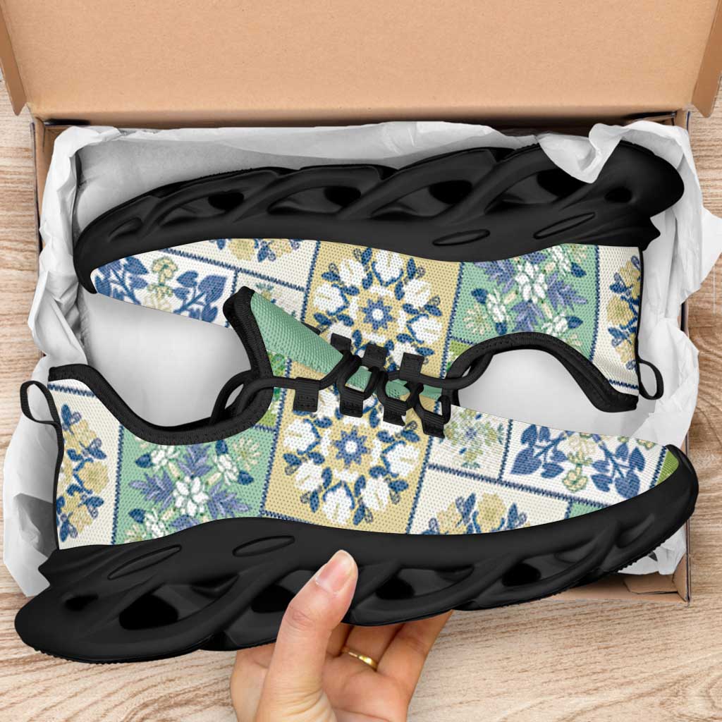 Mele Kalikimaka Hawaii Christmas Clunky Sneakers Omaomao Seamless Floral Motif - Polynesian Pride