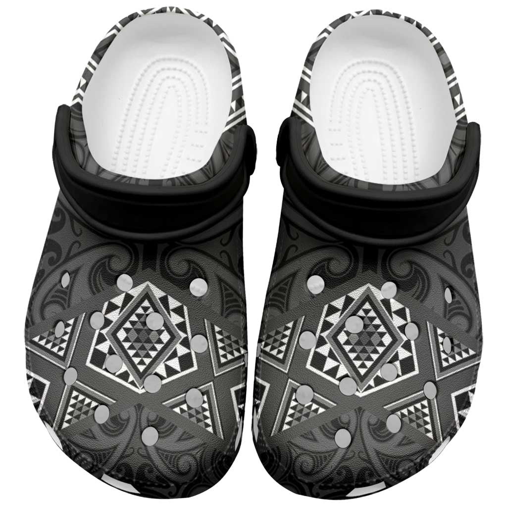 New Zealand Aotearoa Clogs Shoes Black Taniko Art Maori Pattern LT05 Black - Polynesian Pride
