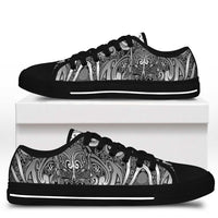 New Zealand Taiaha Maori Low Top Shoes Kiwikiwi Minimalist Silver Fern Tukutuku Motif LT9 - Polynesian Pride