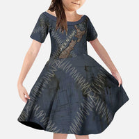 New Zealand She’ll Be Right Family Matching Off Shoulder Short Dress and Hawaiian Shirt NZ Slang No. 8 Wire Map Pattern TS04 Daughter's Dress Navy Slate - Polynesian Pride