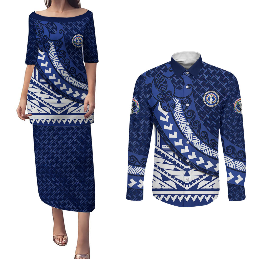 Northern Mariana Islands Saipan Couples Matching Puletasi and Long Sleeve Button Shirt Polynesian Tribal Pattern - Commonwealth Seal Art TS04 Blue White - Polynesian Pride