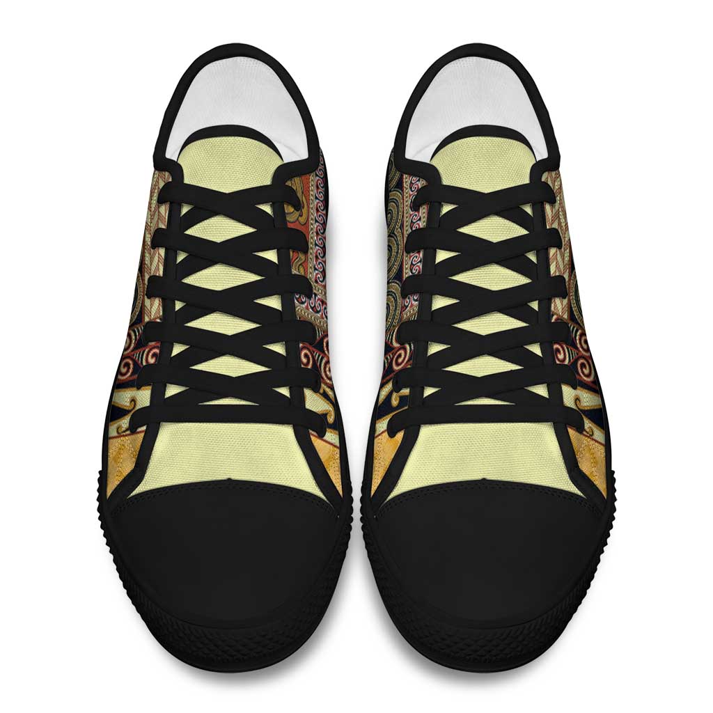Yellow Aotearoa Kowhaiwhai Pattern Low Top Shoes NZ Maori Quilt Style - Polynesian Pride