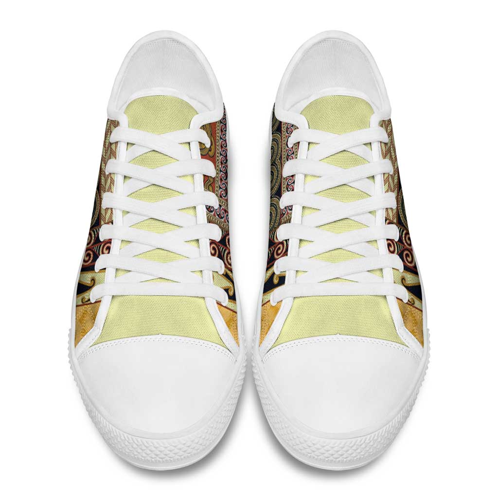 Yellow Aotearoa Kowhaiwhai Pattern Low Top Shoes NZ Maori Quilt Style - Polynesian Pride