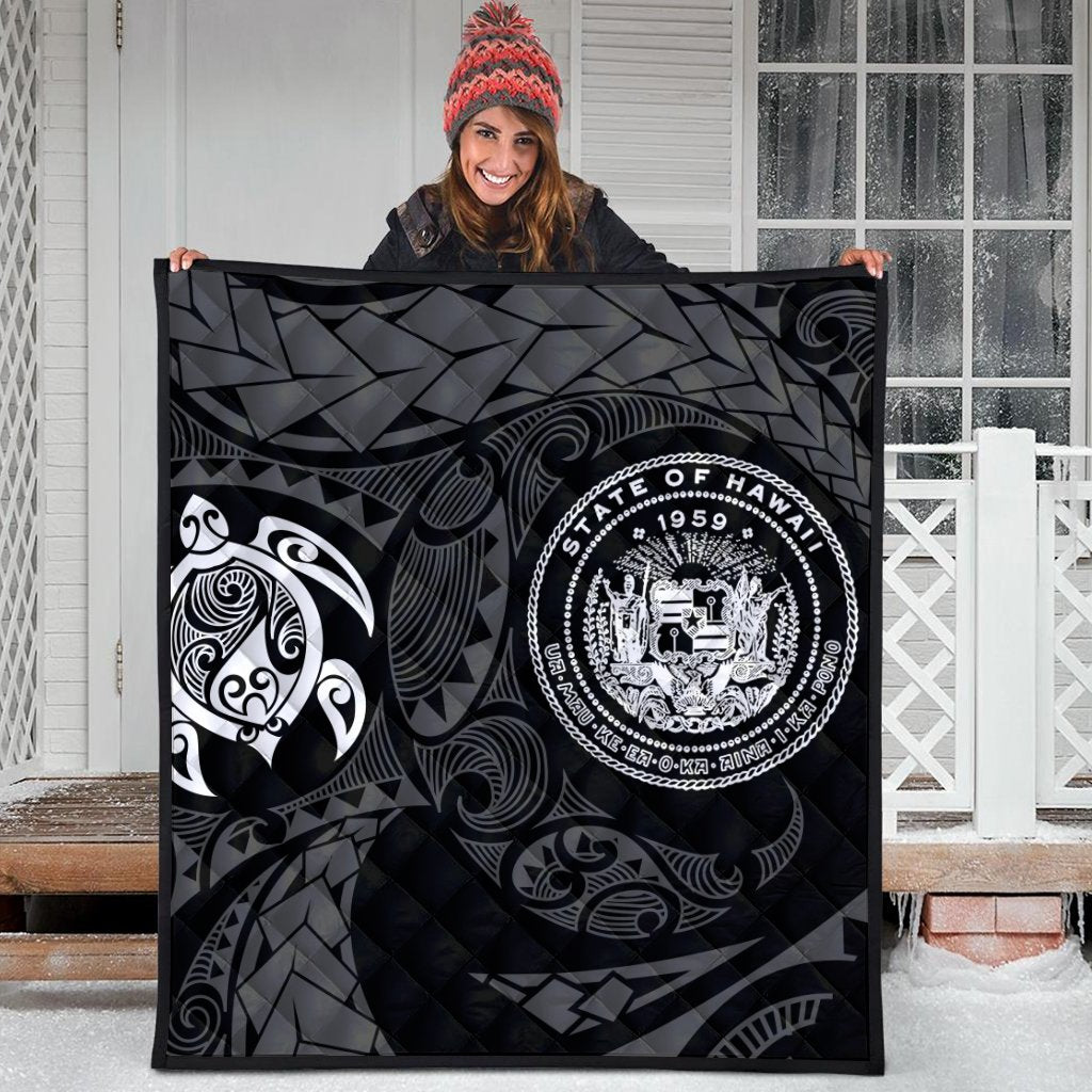Hawaiian Coat Of Arms Turtle Polynesian Premium Quilts White AH - Polynesian Pride
