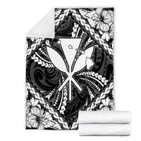 Hawaiian Map Kanaka Hibiscus White Polynesian Premium Blankets - AH - Polynesian Pride