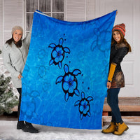Hawaiian Turtle Swim In The OCean With Hibiscus Polynesian Premium Blankets - AH - Polynesian Pride
