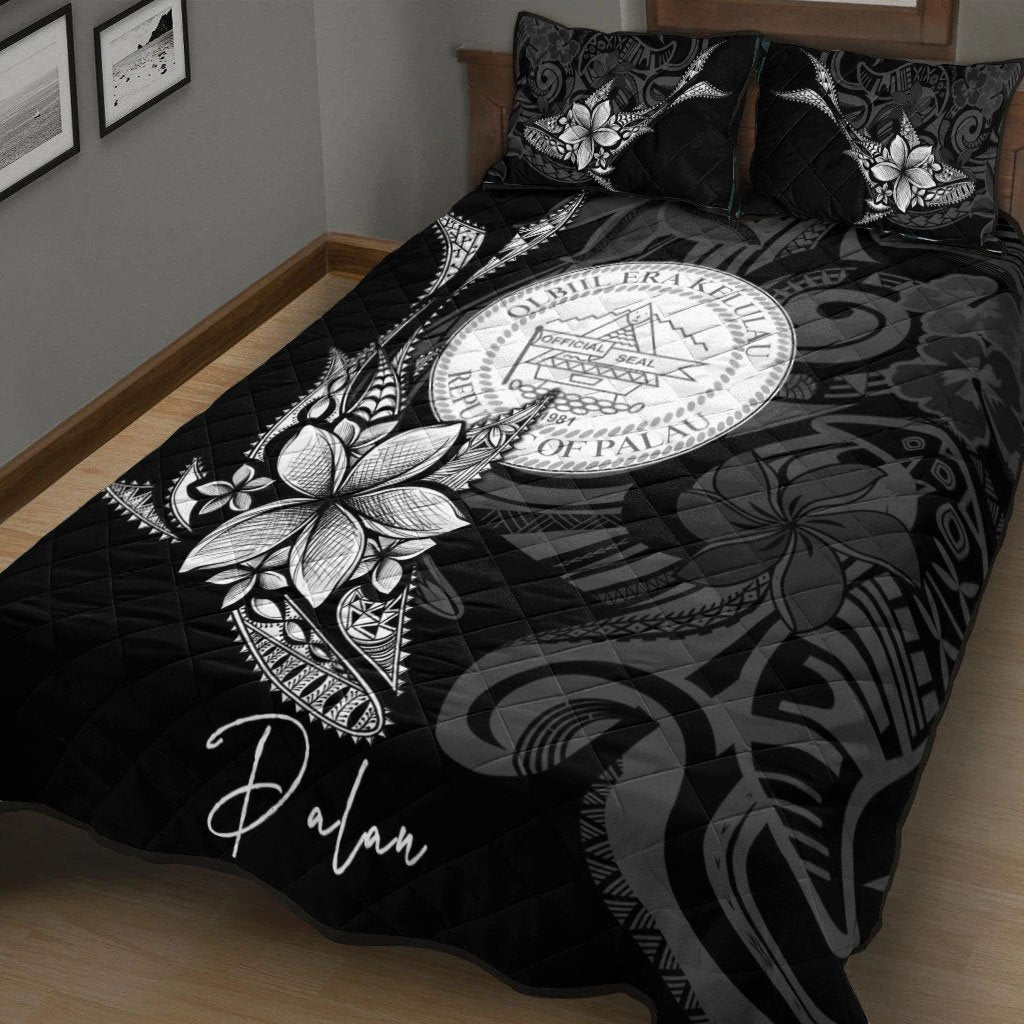 Palau Quilt Bed Set - Fish With Plumeria Flowers Style Black - Polynesian Pride