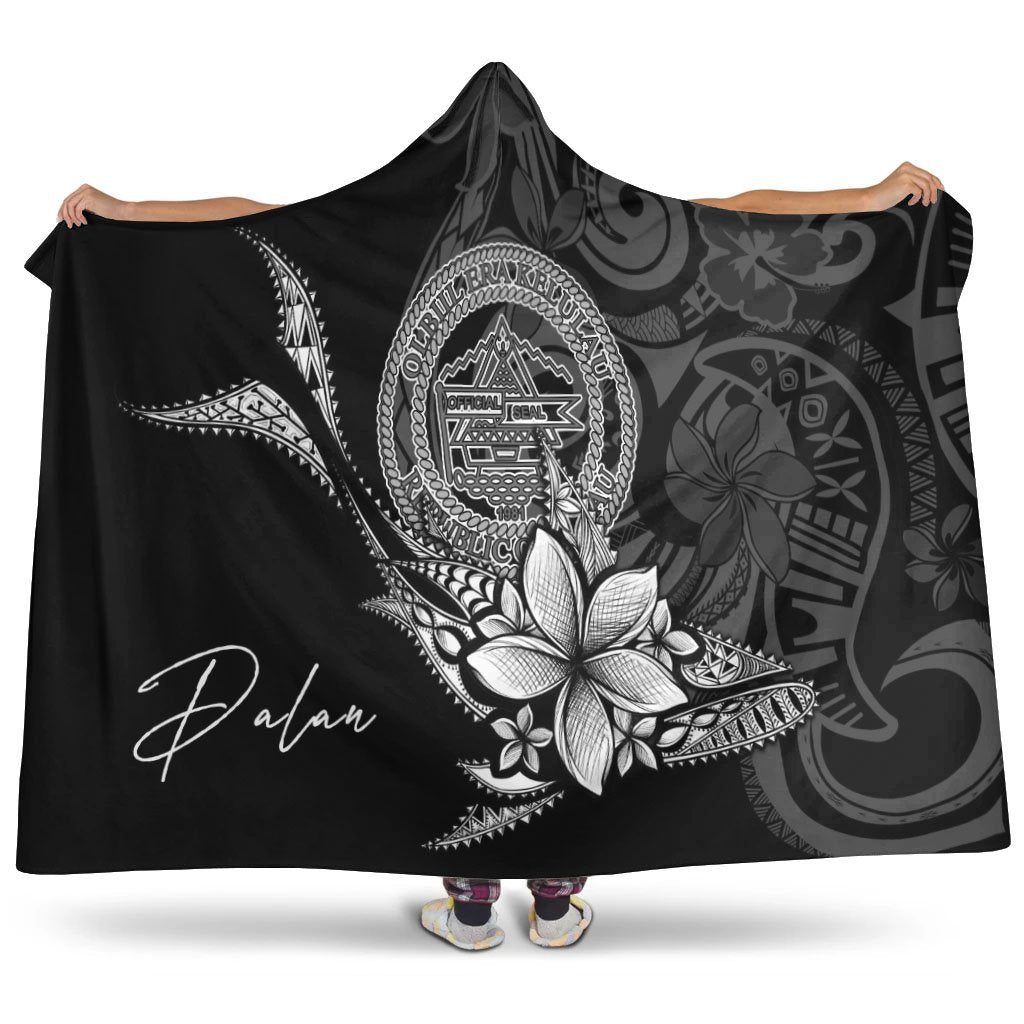 Palau Hooded Blanket - Fish With Plumeria Flowers Style Hooded Blanket Black - Polynesian Pride