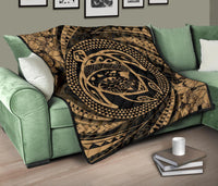Hawaiian Kanaka Honu Hibiscus Tornando Gold Polynesian Premium Quilt - Polynesian Pride