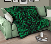 Hawaiian Kanaka Honu Hibiscus Tornando Green Polynesian Premium Quilt - Polynesian Pride