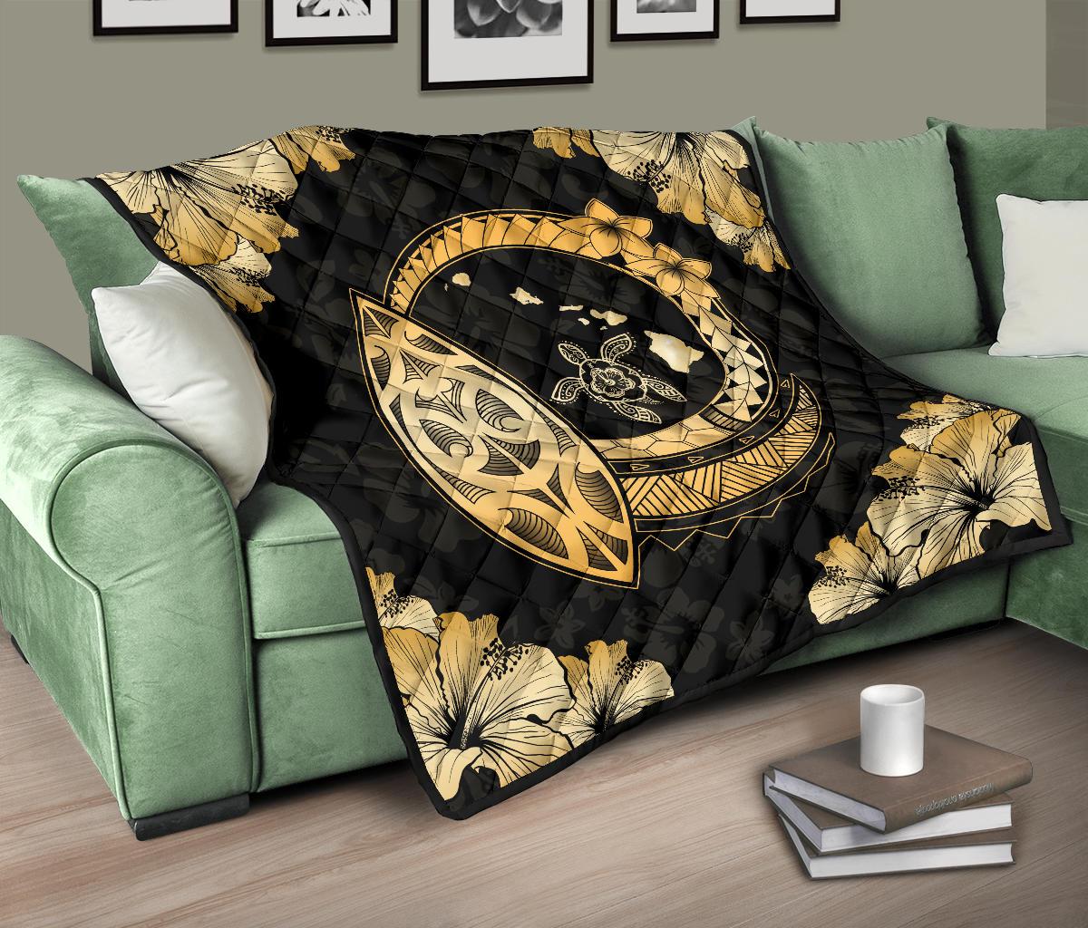 Hawaii Hibiscus Map Hidden Polynesian Hidden Gold Premium Quilt - Polynesian Pride