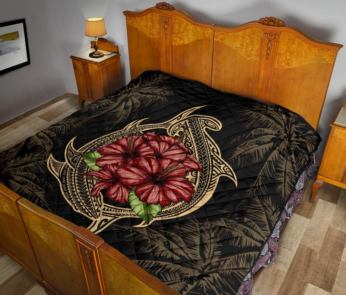 Hawaii Shark Hibiscus Gold Premium Quilt - Polynesian Pride