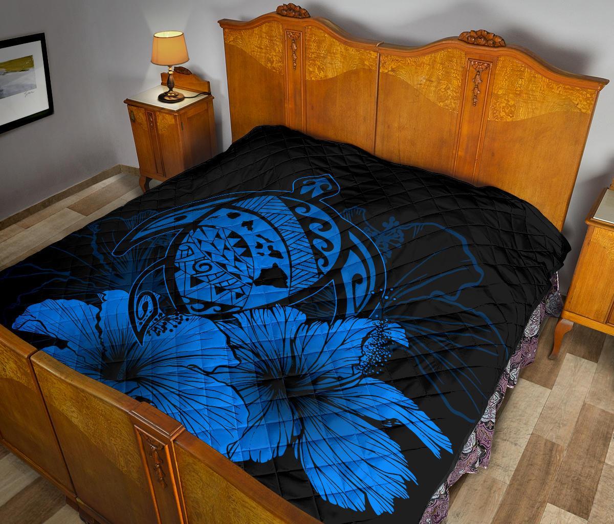 Hawaii Hibiscus Premium Quilt - Turtle Map - Traffic Blue - Polynesian Pride