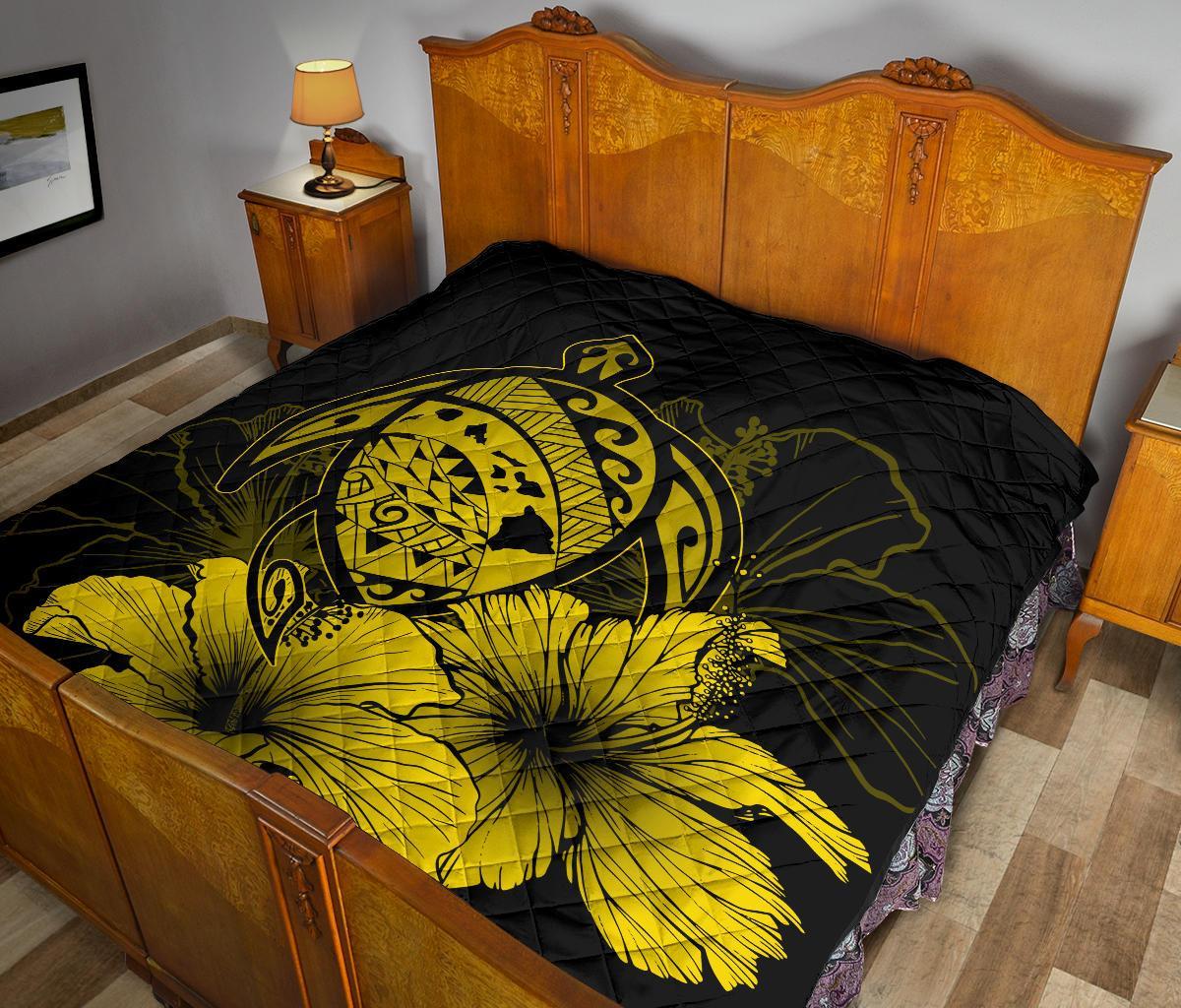 Hawaii Hibiscus Premium Quilt - Turtle Map - Yellow - Polynesian Pride