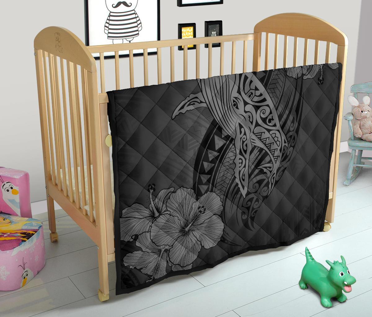 Hawaii Whale Swim Poly Gray Premium Quilt - Polynesian Pride