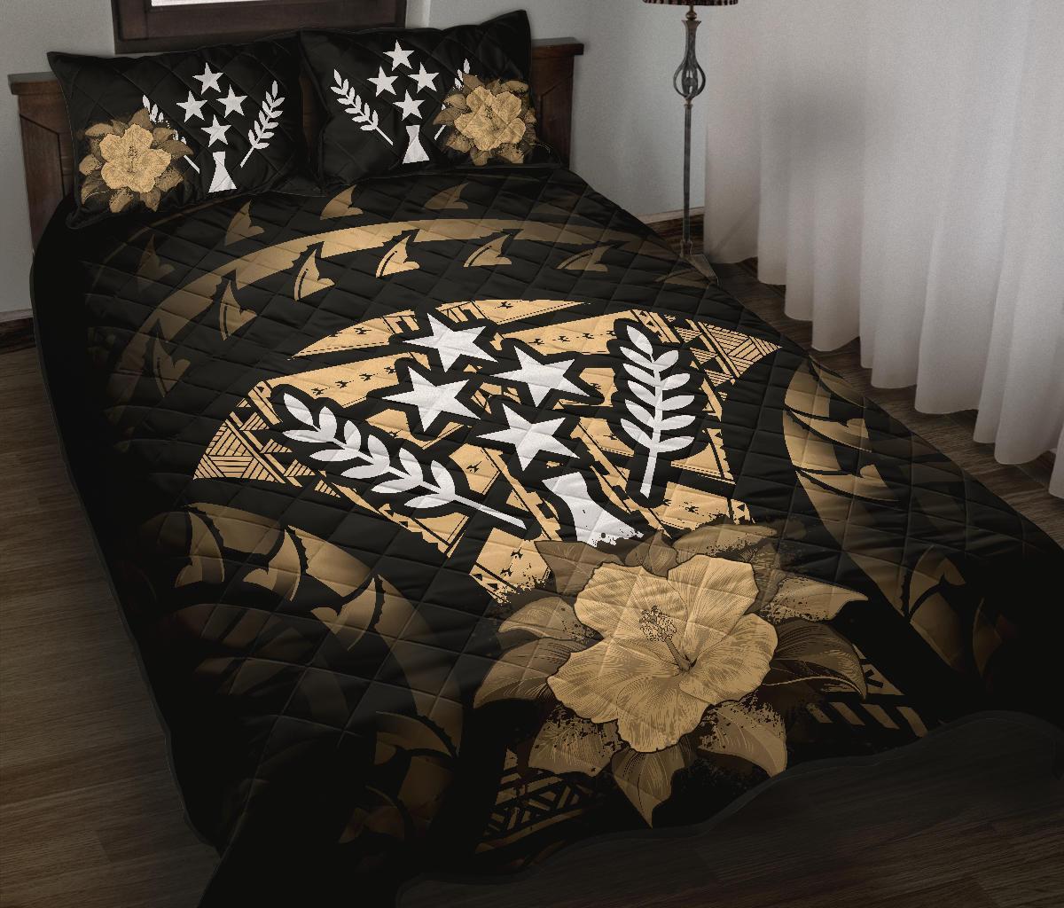 Kosrae Polynesian Quilt Bed Set Hibiscus Gold Black - Polynesian Pride