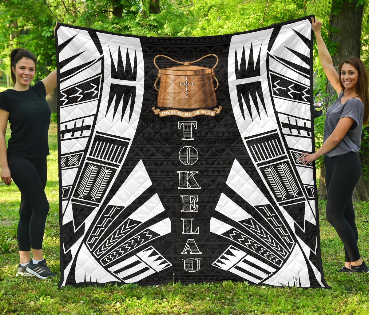 Tokelau Premium Quilt - Tokelau Coat Of Arms Polynesian White Tattoo Black - Polynesian Pride