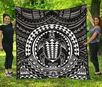 Hawaiian Kakau Honu Arc White Polynesian Premium Quilt White - Polynesian Pride