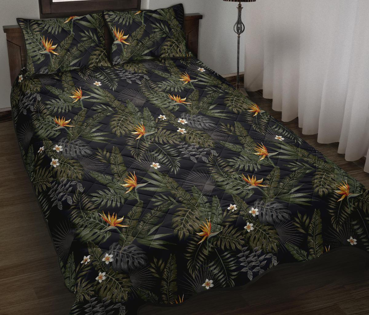 Tropical Leaves And Flowers In The Night Style Quilt Bed Set - Polynesian Pride